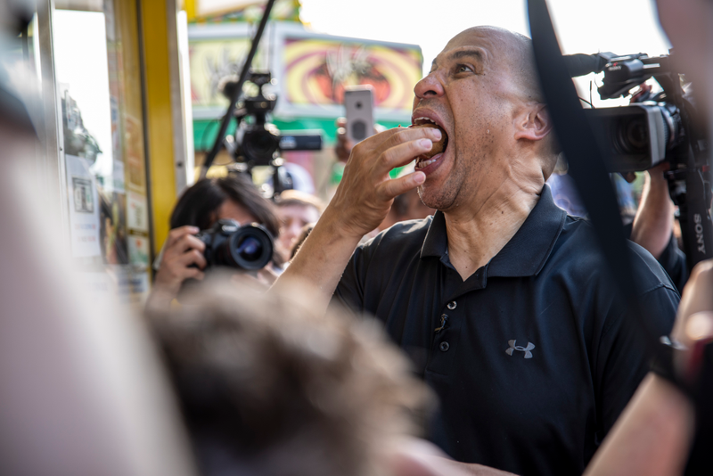 Illustration for article titled The Agony and the Ecstasy of Presidential Candidates Going Hard at the Iowa State Fair